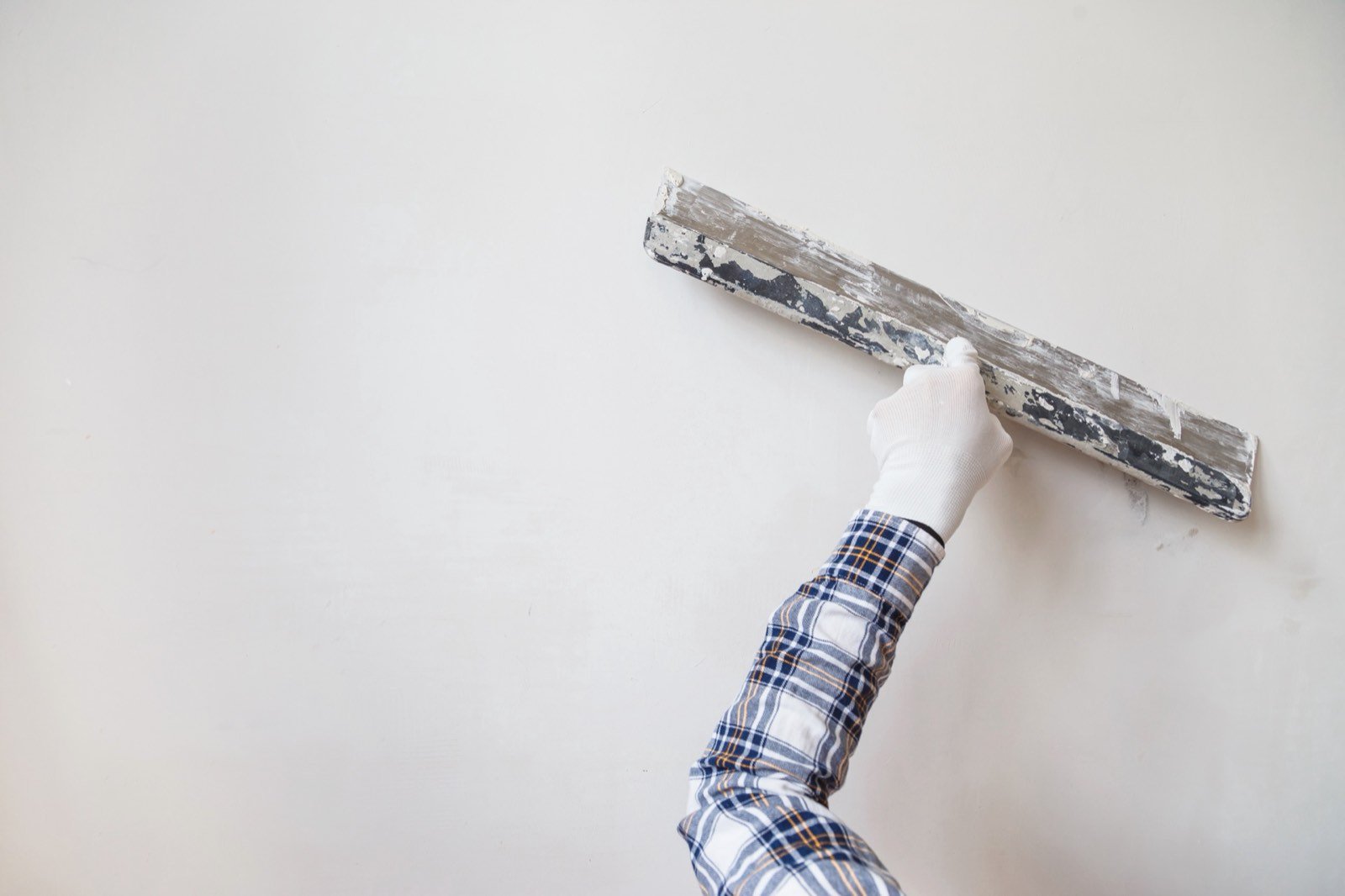 Monitoring temperature rise and setting curve during gypsum plaster hydration