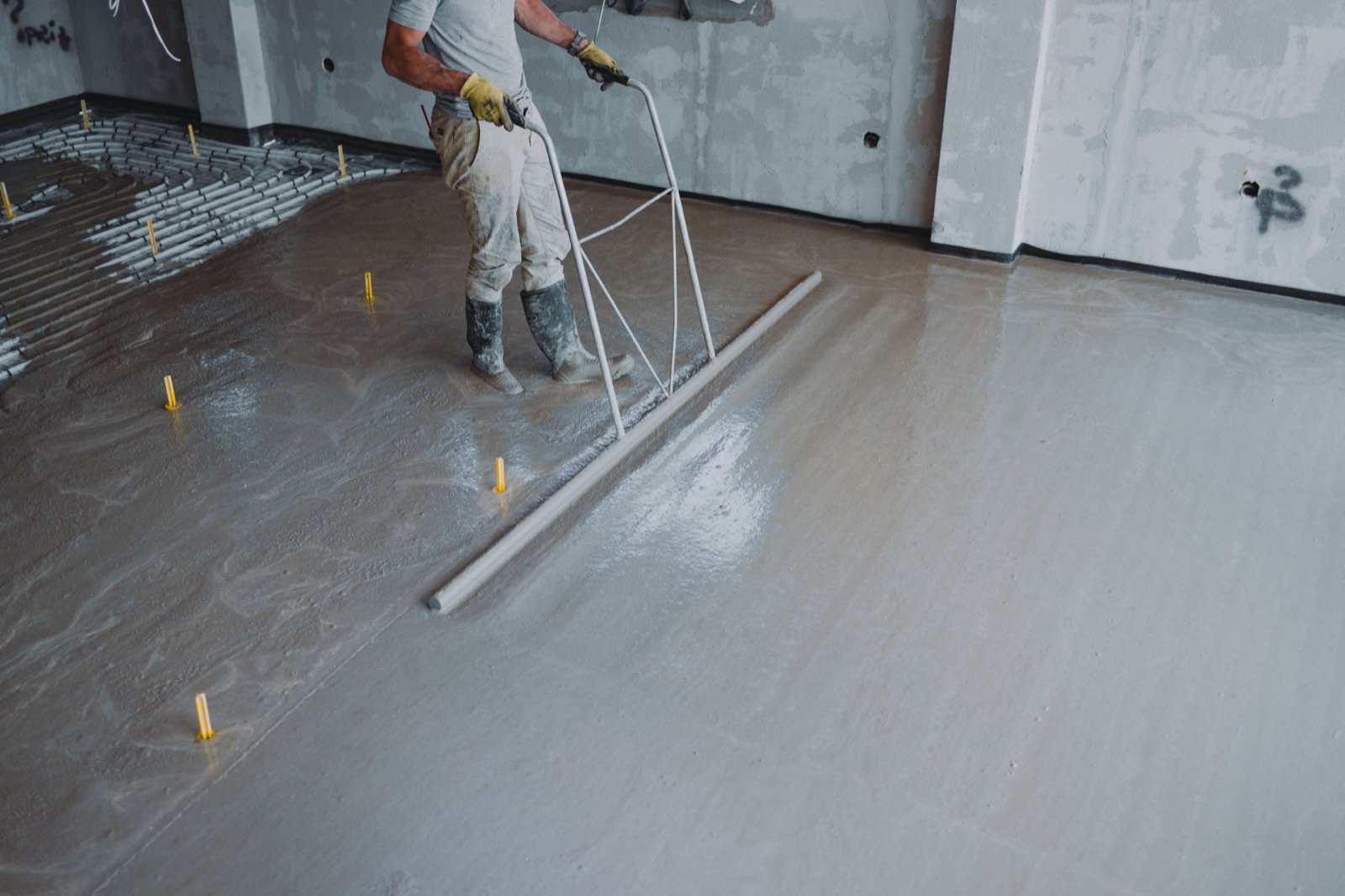 Reinforced concrete construction where fiber selection supports crack control and durability