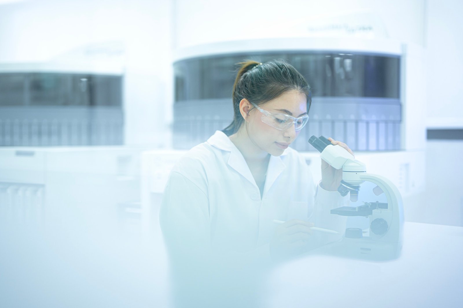 Laboratory rheology balance between superplasticizer, cellulose ether and polymer powder