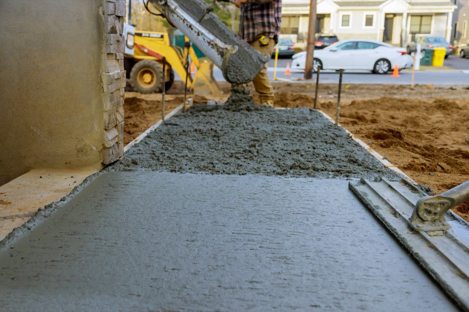 Fresh high-performance concrete placement for steel fiber reinforcement