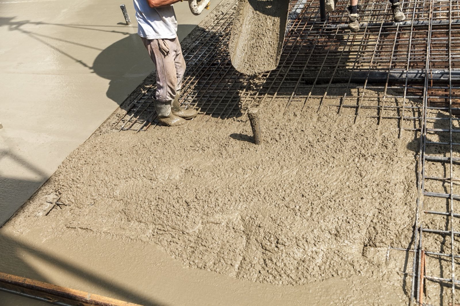 Concrete work with superplasticizers